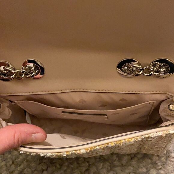 Kate Spade Briar Lane Quilted crossbody bag in perfect condition. New . - Picture 7 of 11